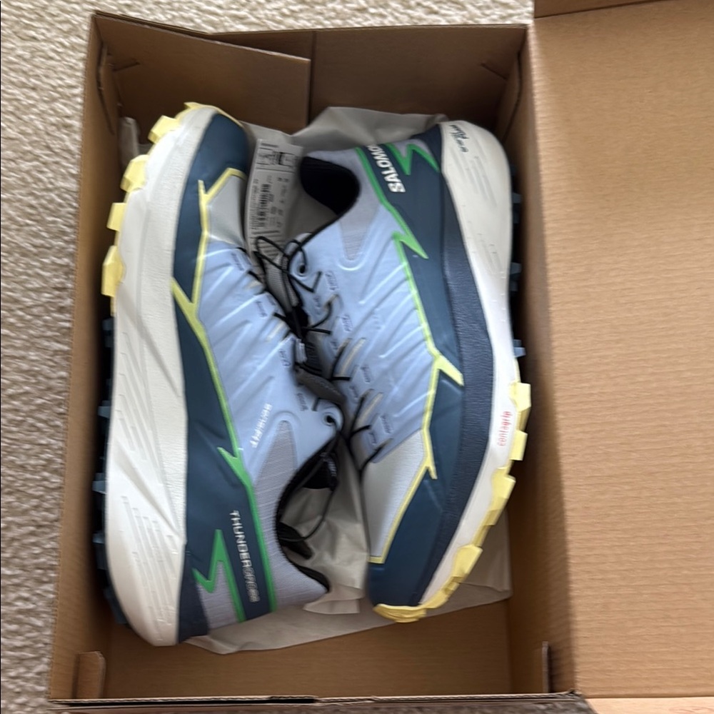 NEW Women’s Salomon Thundercross  Athletic Shoes Size 8